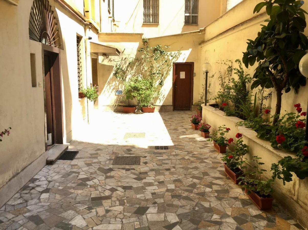 Royal Holiday House At The Center Rome Bagian luar foto